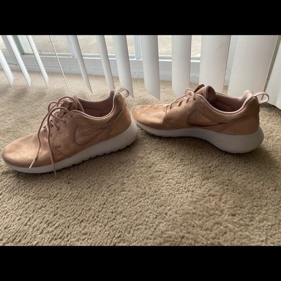 Women’s Rose Gold Nike Shoes - Picture 3 of 3
